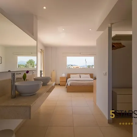 - 218261 Villa Alcudia (Mallorca)