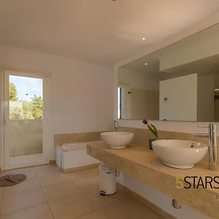 - 218261 Villa