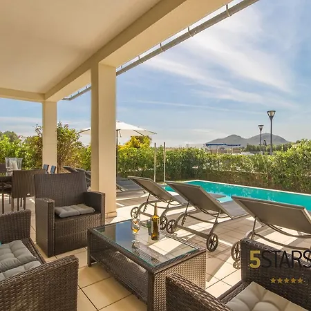 - 218261 Villa